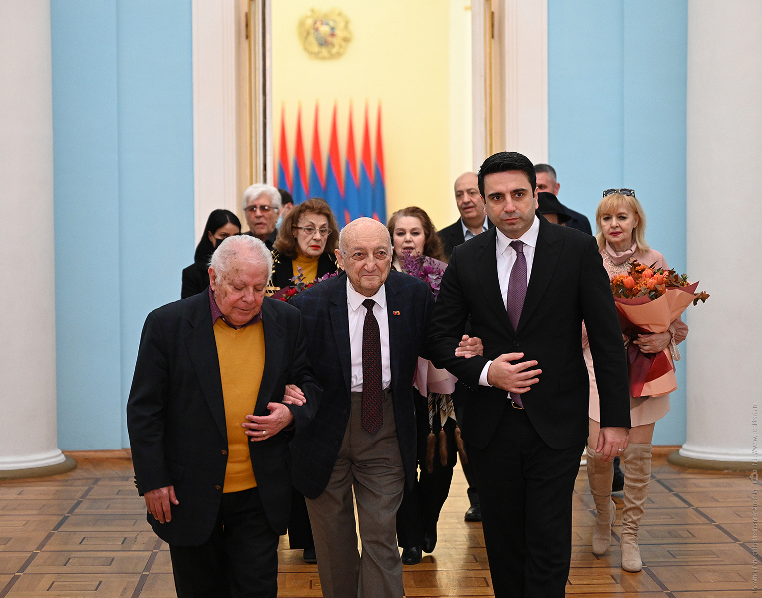 article-image